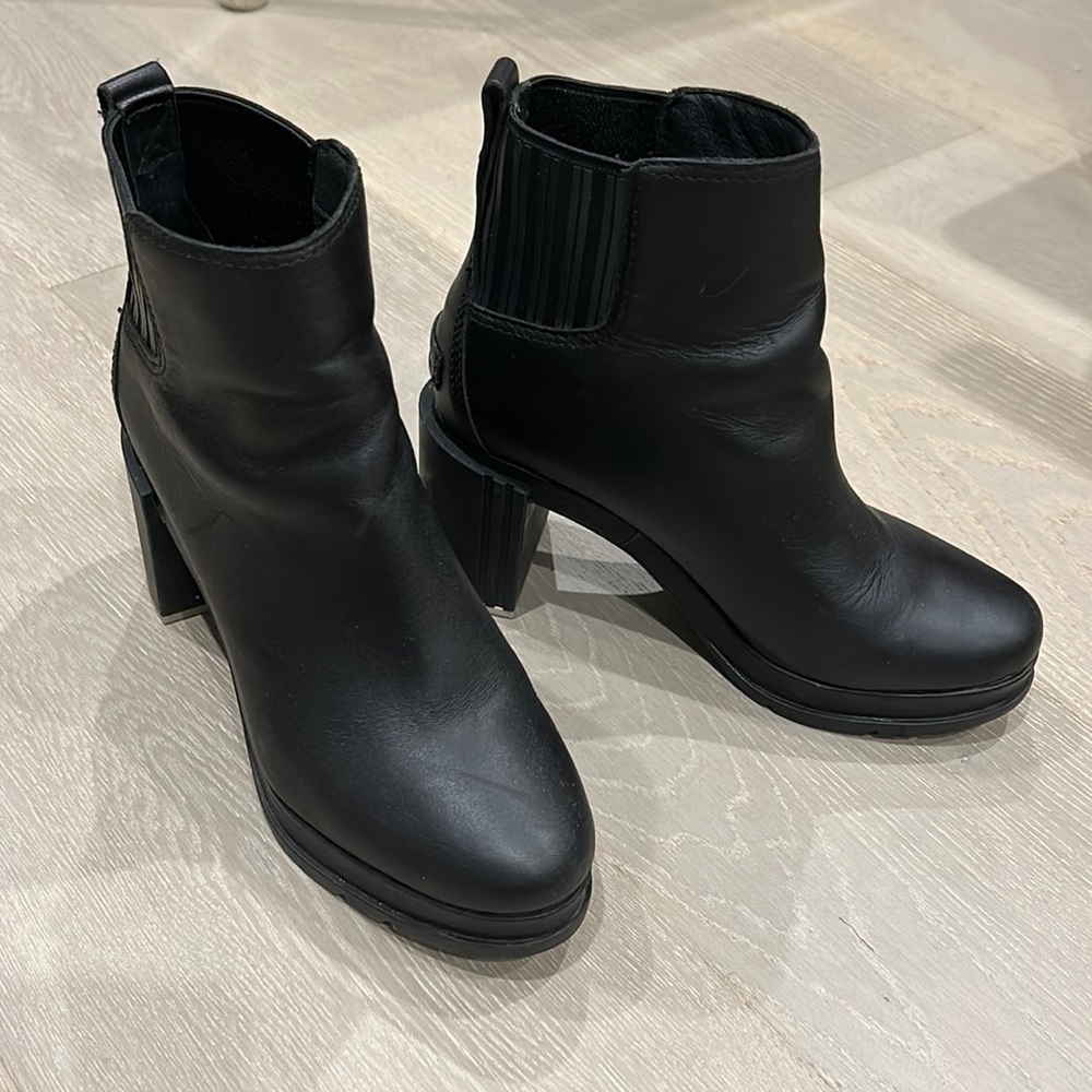 Sorel waterproof block heel boots